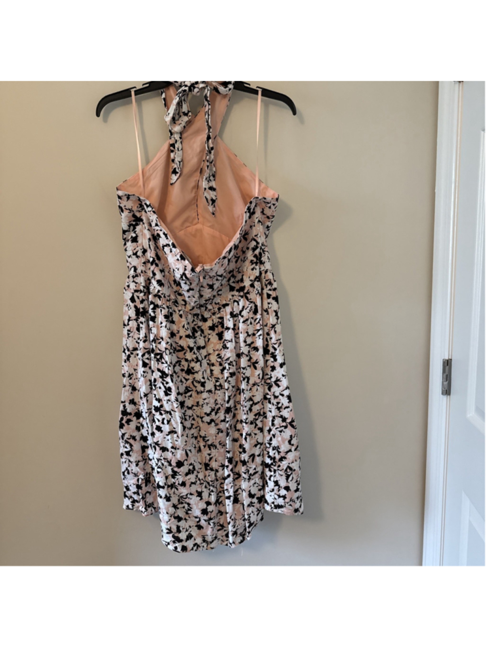 BCBGMaxAzria Women’s Halter Dress Size 14 Floral Lined Knee Length Spring Summer - Picture 3 of 7